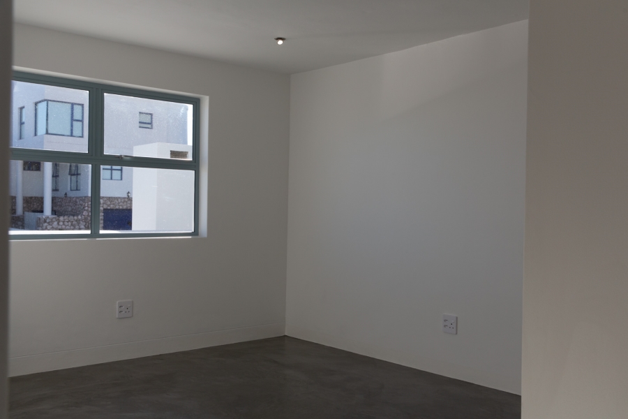 To Let 3 Bedroom Property for Rent in Paradise Beach Western Cape
